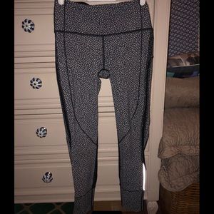 Lululemon High-Rise Training Leggings 7/8 Length with Sheer Backing and Pockets